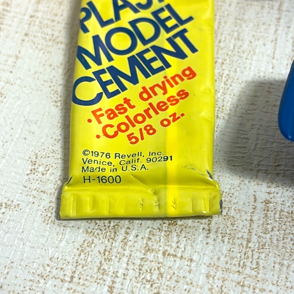 Vintage 1968 Lindberg Line Grumman Avenger TBM-3 Torpedo Bomber 1/72 Model Kit - Picture 5 of 17